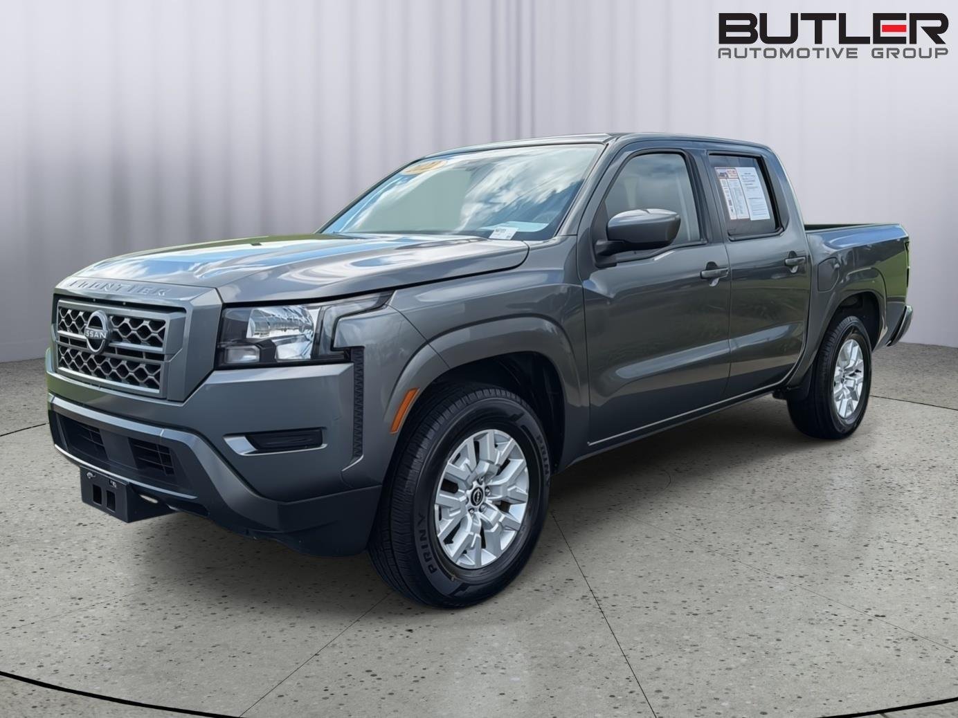 Used 2022 Gun Metallic Nissan SV image 2