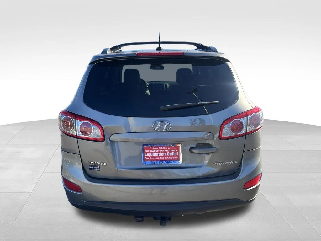 Used 2011 Gray Hyundai SE image 4