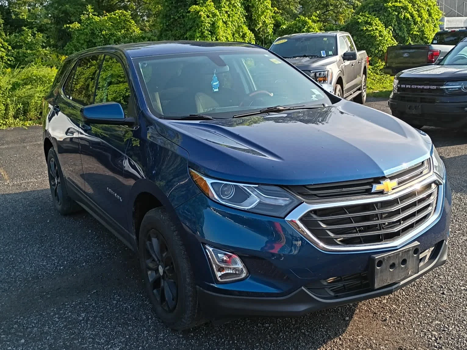 Used 2019 Pacific Blue Metallic Chevrolet LT image 2