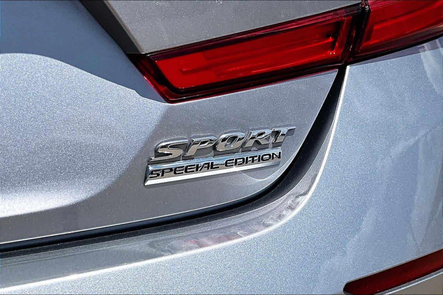 Used 2021 Lunar Silver Metallic Honda Sport SE image 10
