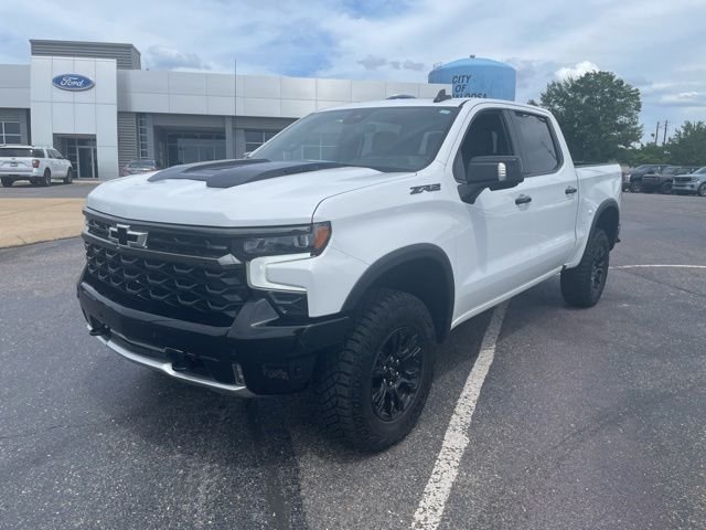 Used 2025 White Chevrolet ZR2 image 11