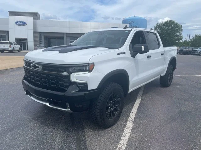 Used 2025 White Chevrolet ZR2 image 11