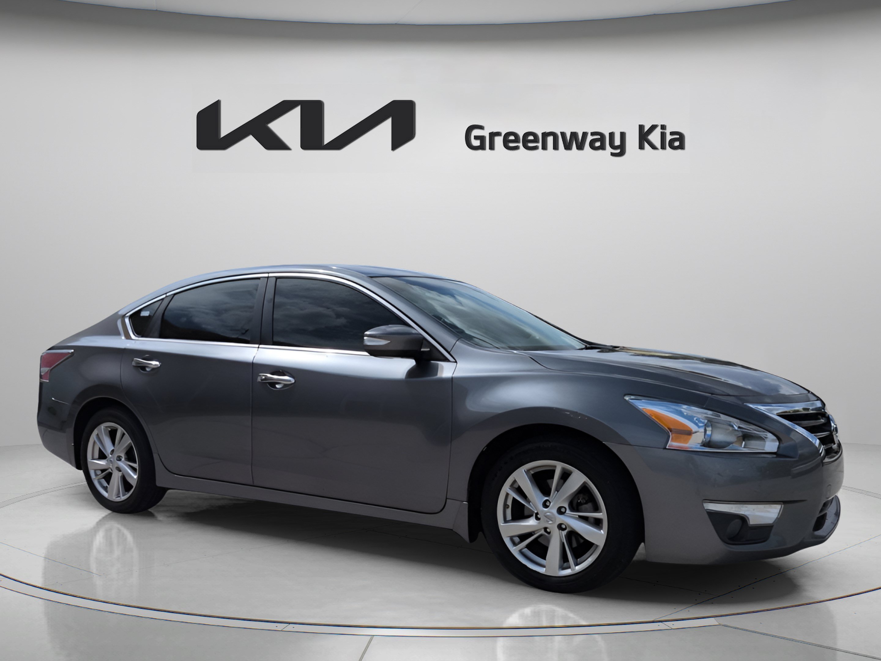 Used 2014 Gun Metallic Nissan 2.5 SL image 1