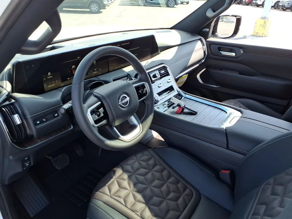 New 2026 Everest White TriCoat Nissan Platinum Reserve image 13