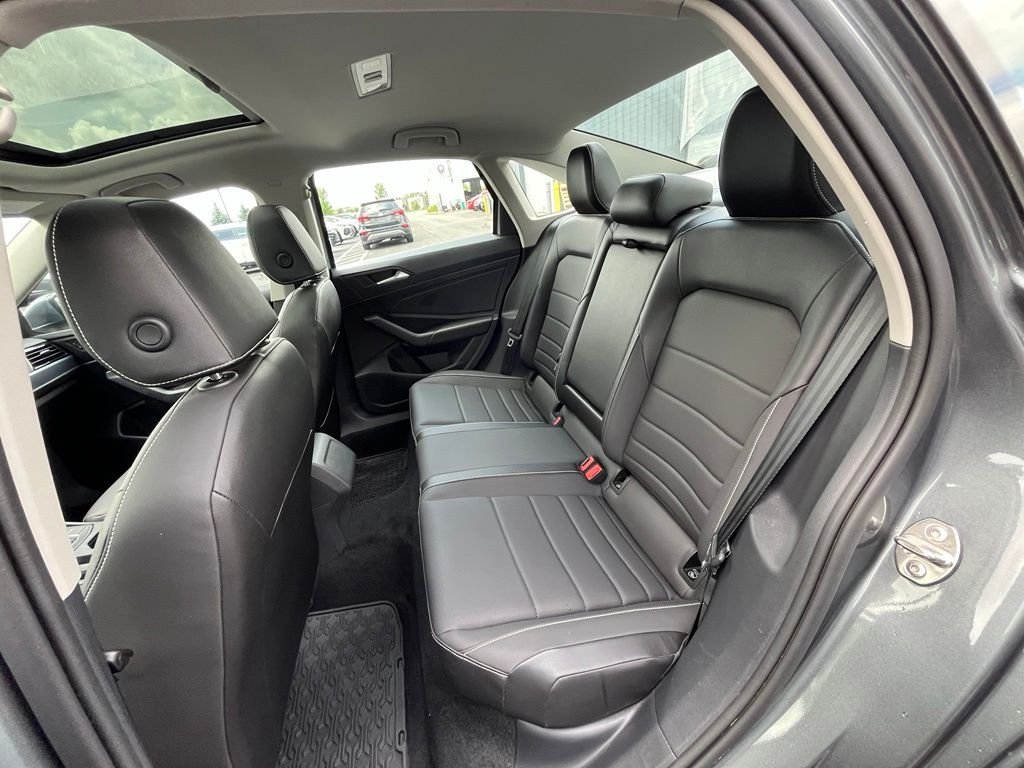 Used 2023 Gray Volkswagen 1.5T SE image 24