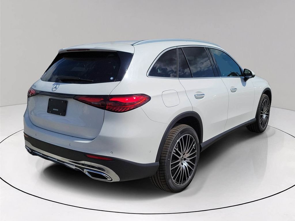 New 2026 MANUFAKTUR Moonlight White Metallic Mercedes-Benz GLC 300 image 6
