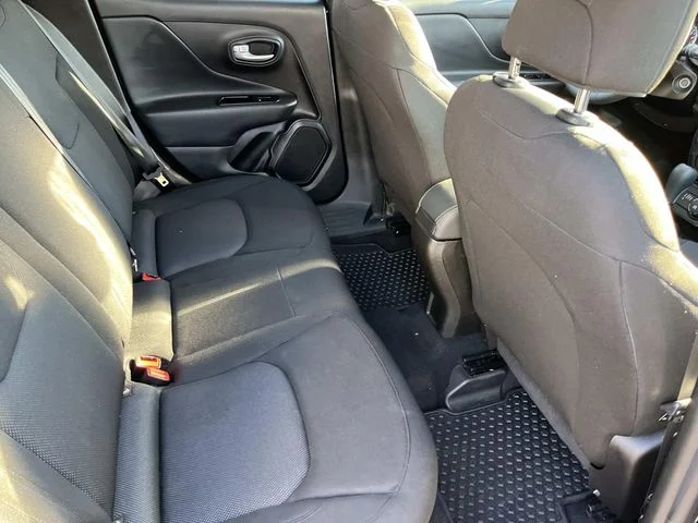 Used 2023 Black Jeep Latitude image 20