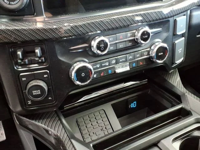 New 2026 Glacier Gray Metallic Tri-Coat Ford Lariat image 18