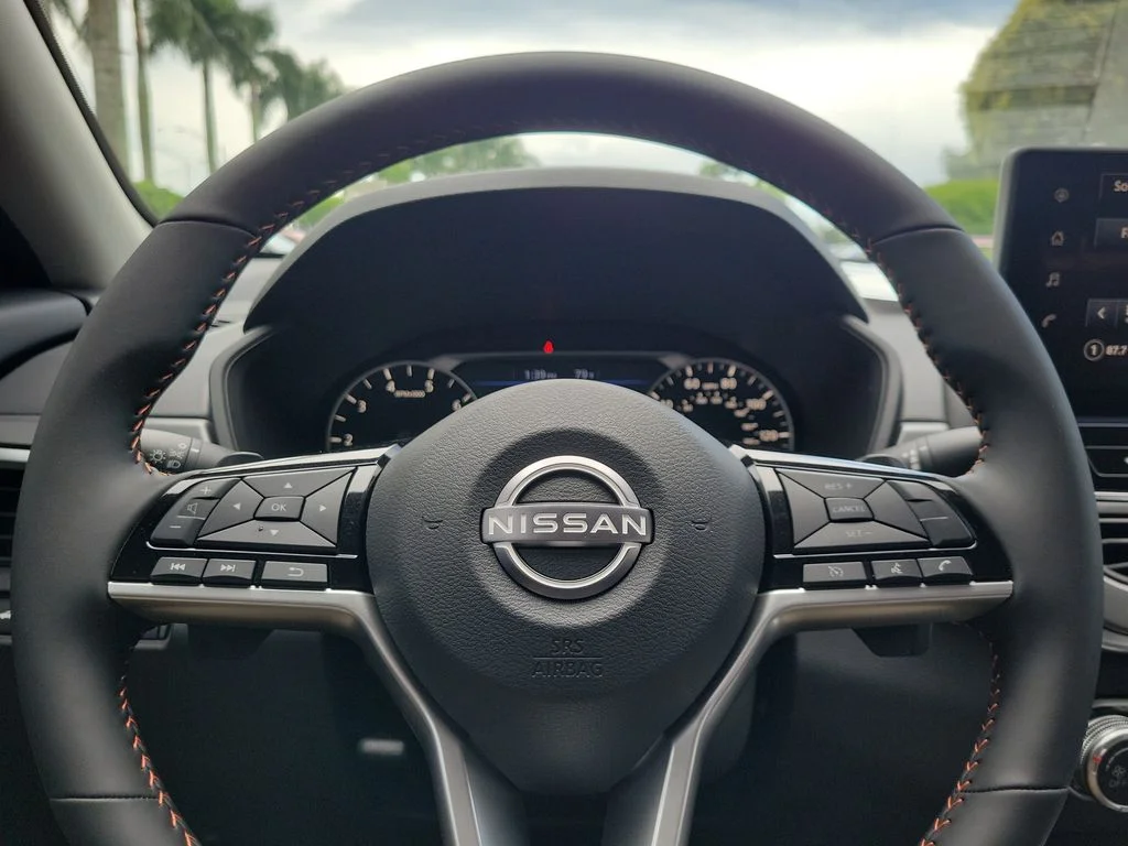 New 2026 White Nissan 2.5 SR image 24