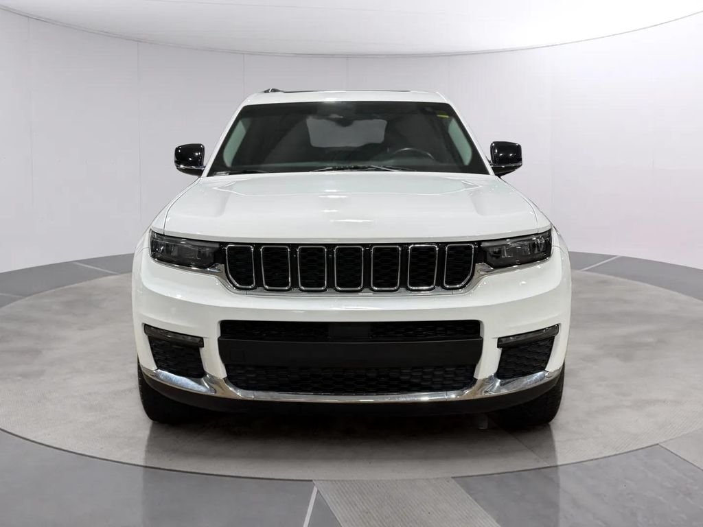Used 2022 White/off-white Jeep Limited image 8