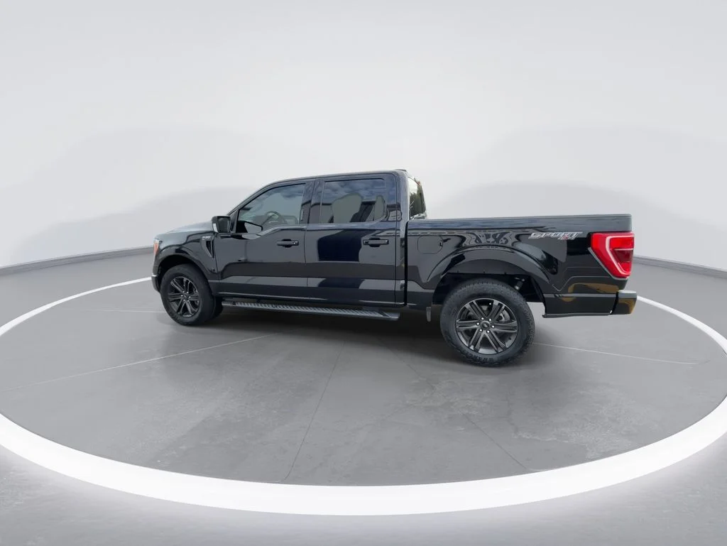 Used 2022 Black Ford XLT image 5