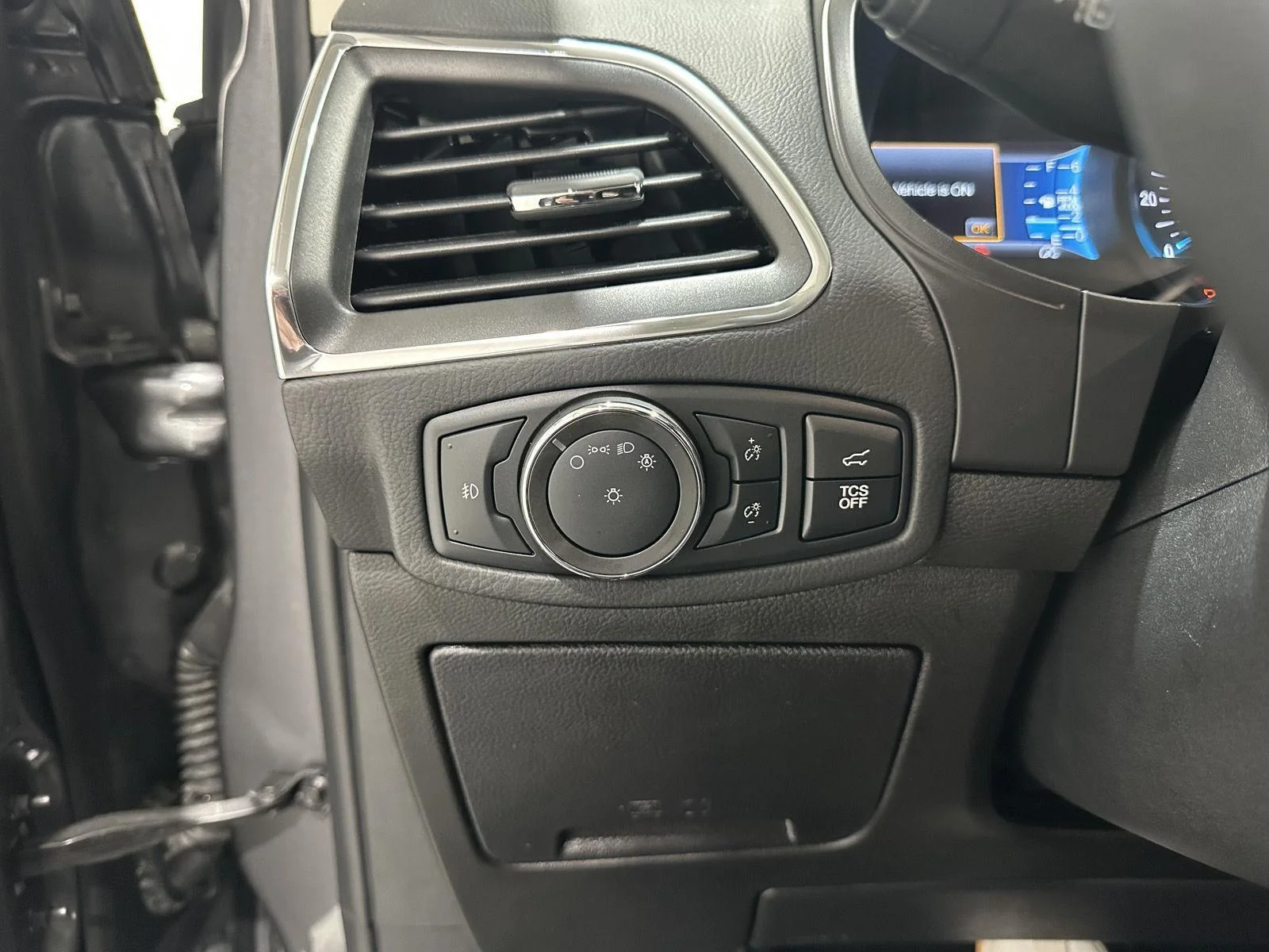 Used 2022 . Ford Titanium image 16