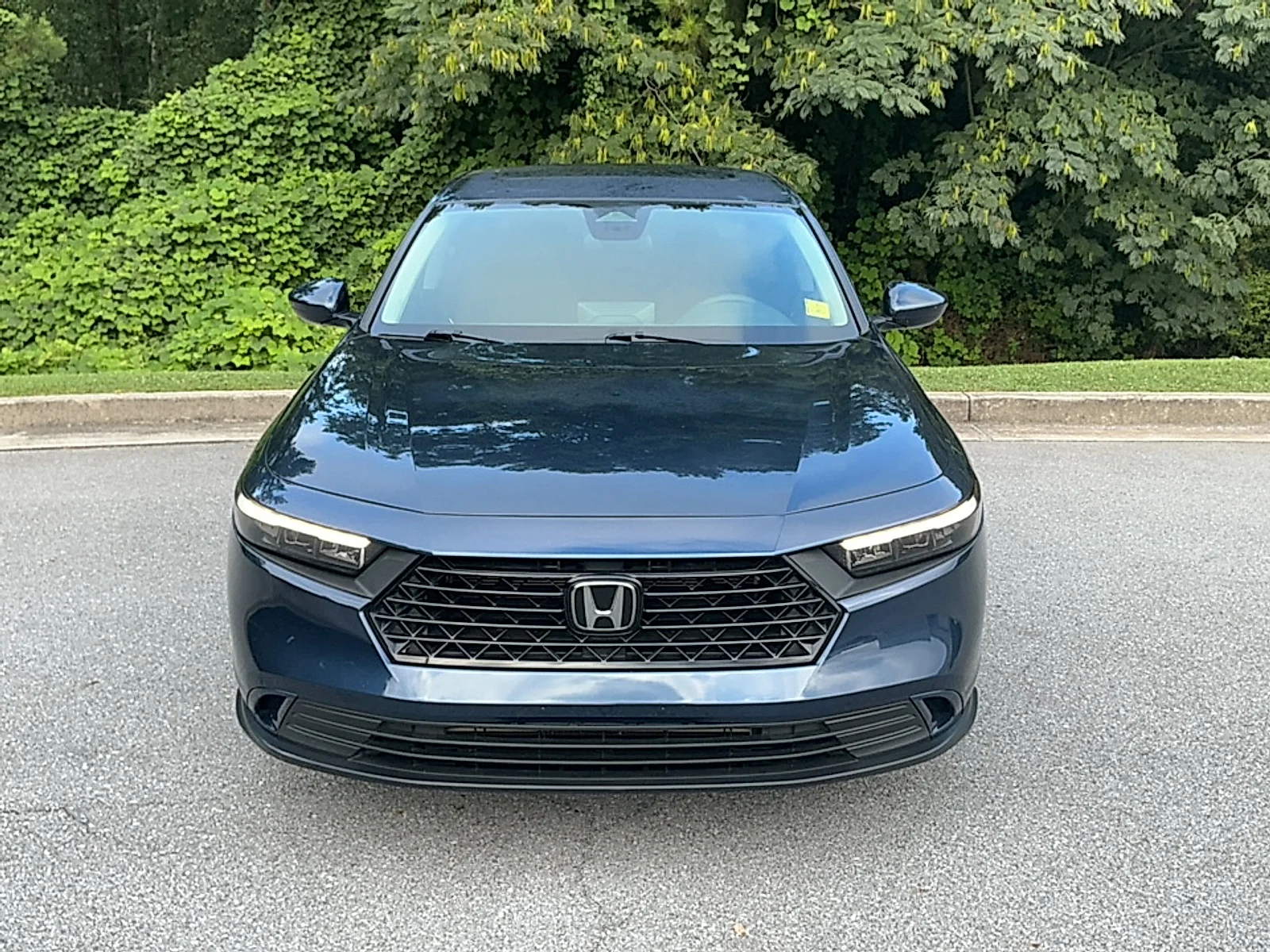 Used 2024 Canyon River Blue Metallic Honda EX image 17
