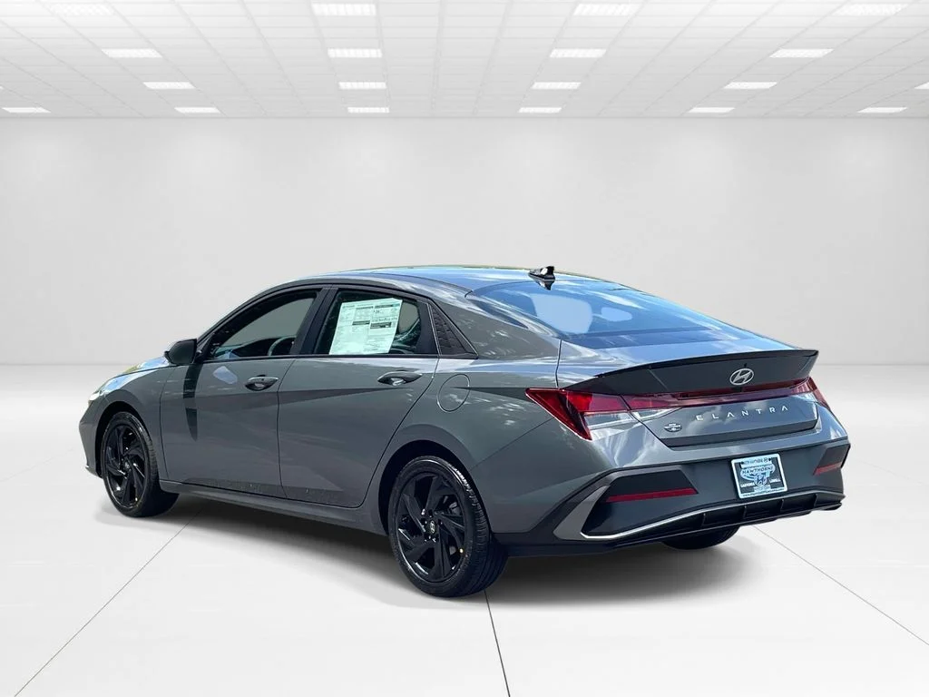 New 2026 Gray Hyundai SEL Sport image 4