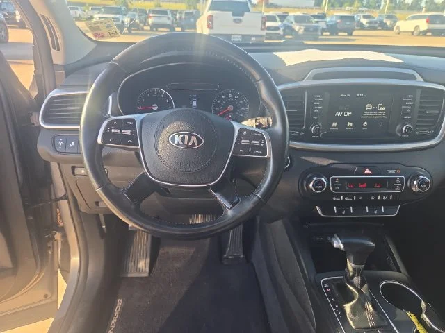 Used 2020 Silver Kia S image 22
