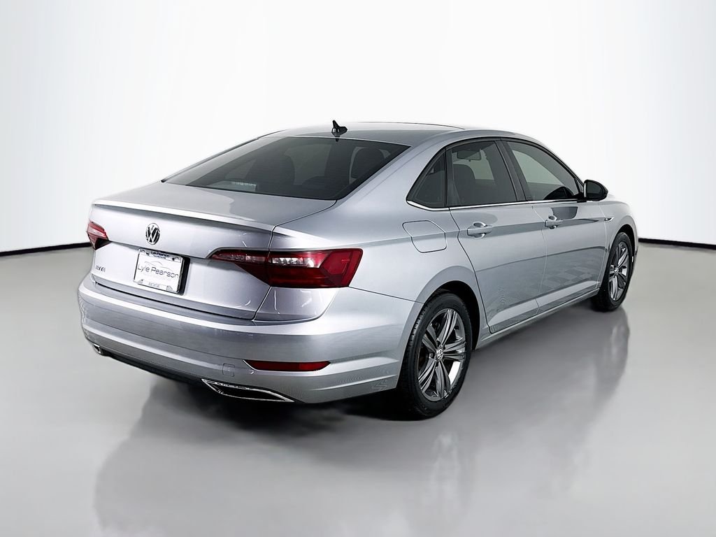 Used 2021 Silver Volkswagen R-Line image 9