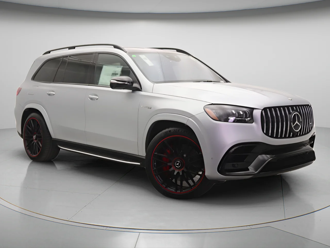 New 2026 MANUFAKTUR Signature Cirrus Silver Magno Mercedes-Benz 63 AMG® 4MATIC® image 12