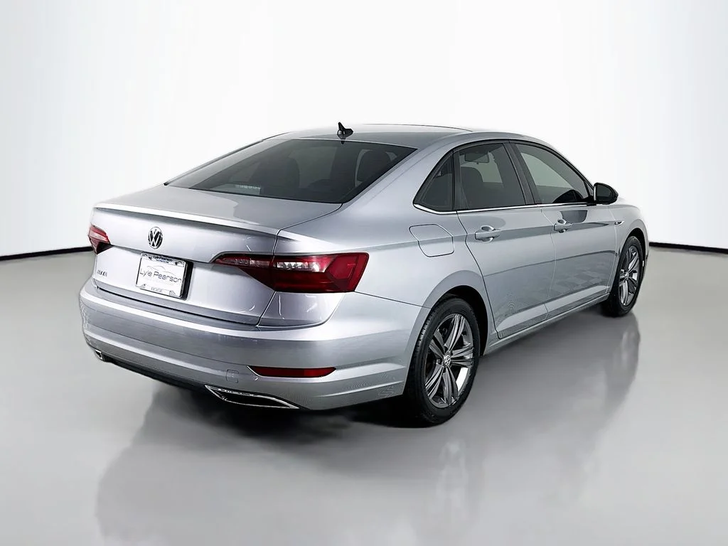 Used 2021 Pyrite Silver Metallic Volkswagen R-Line image 9