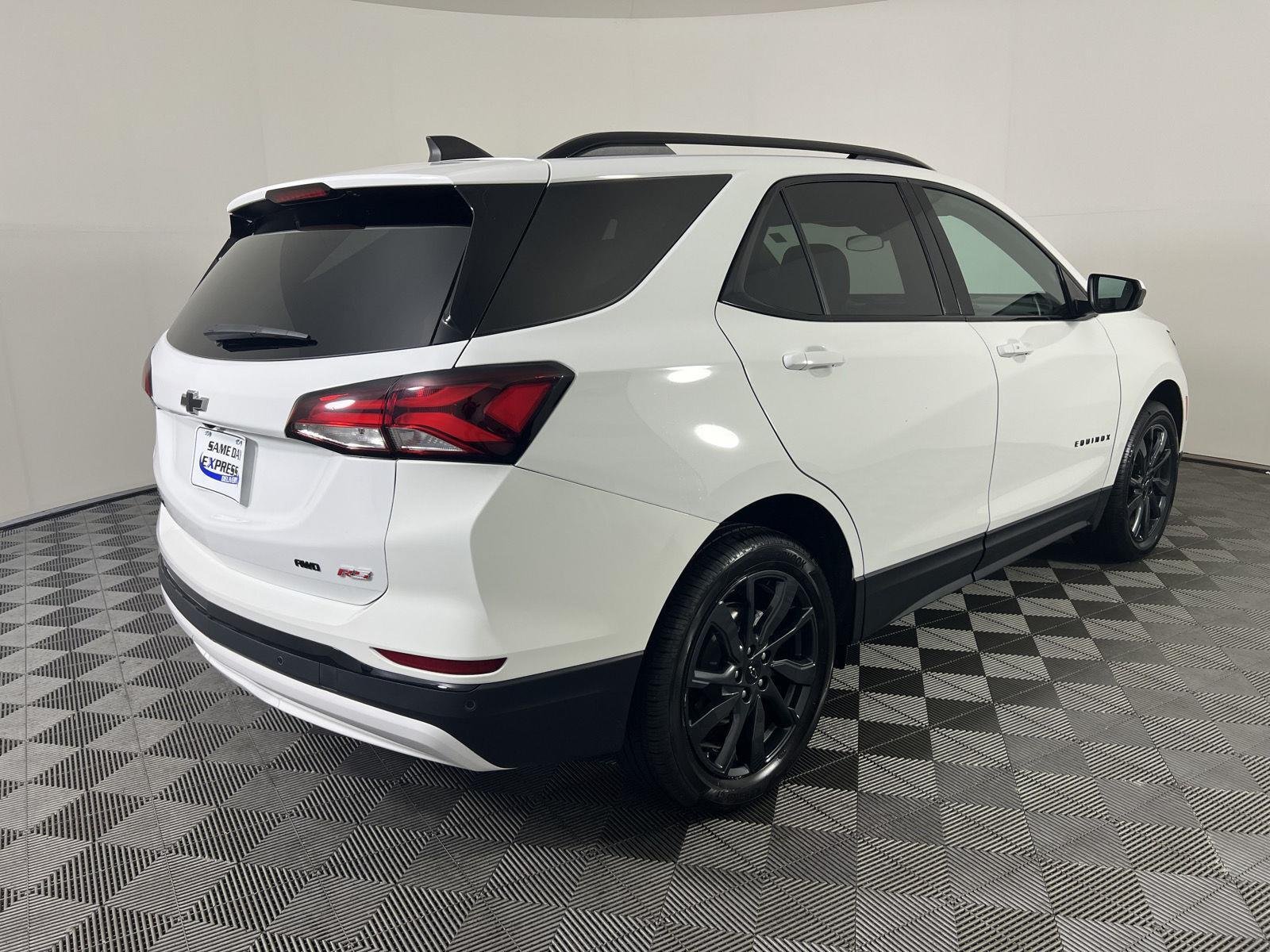 Used 2024 Summit White Chevrolet RS image 26