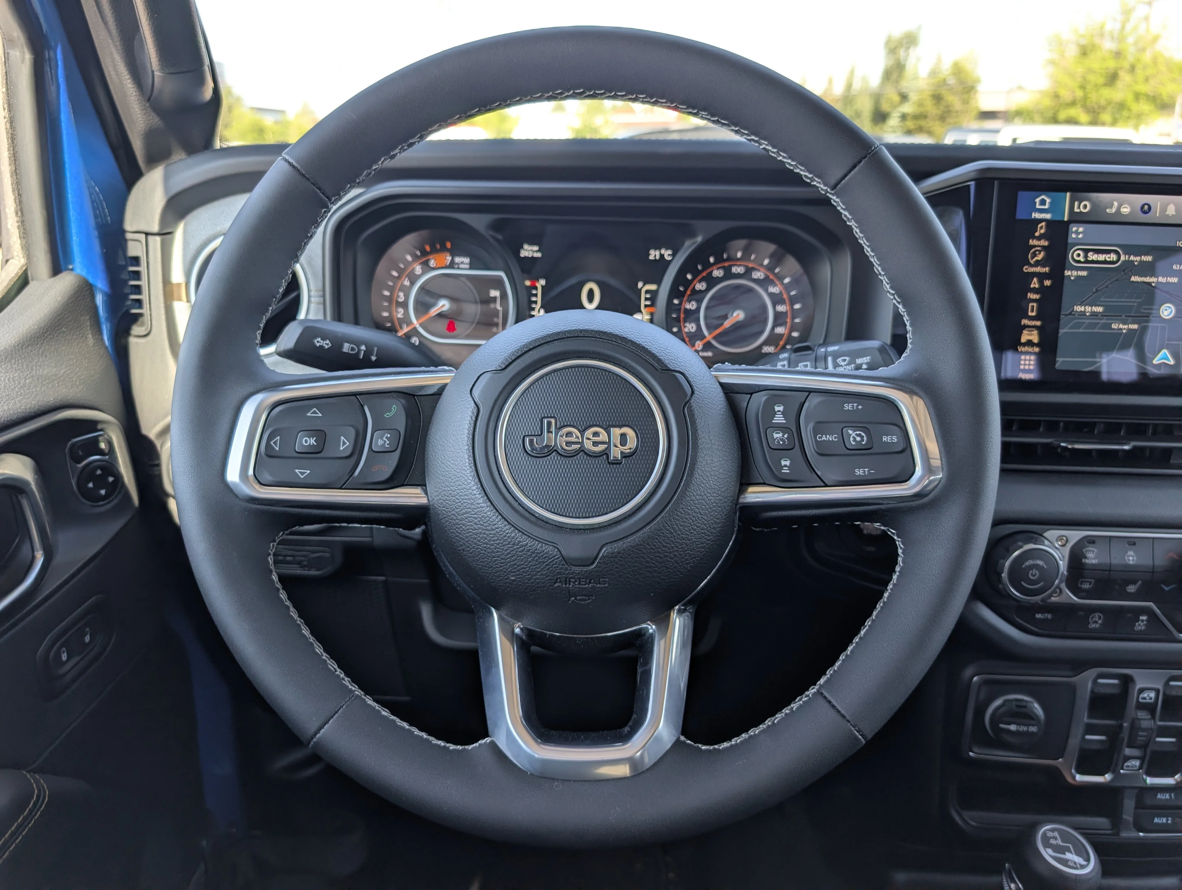 New 2025 Hydro Blue Pearl Jeep Sahara image 23