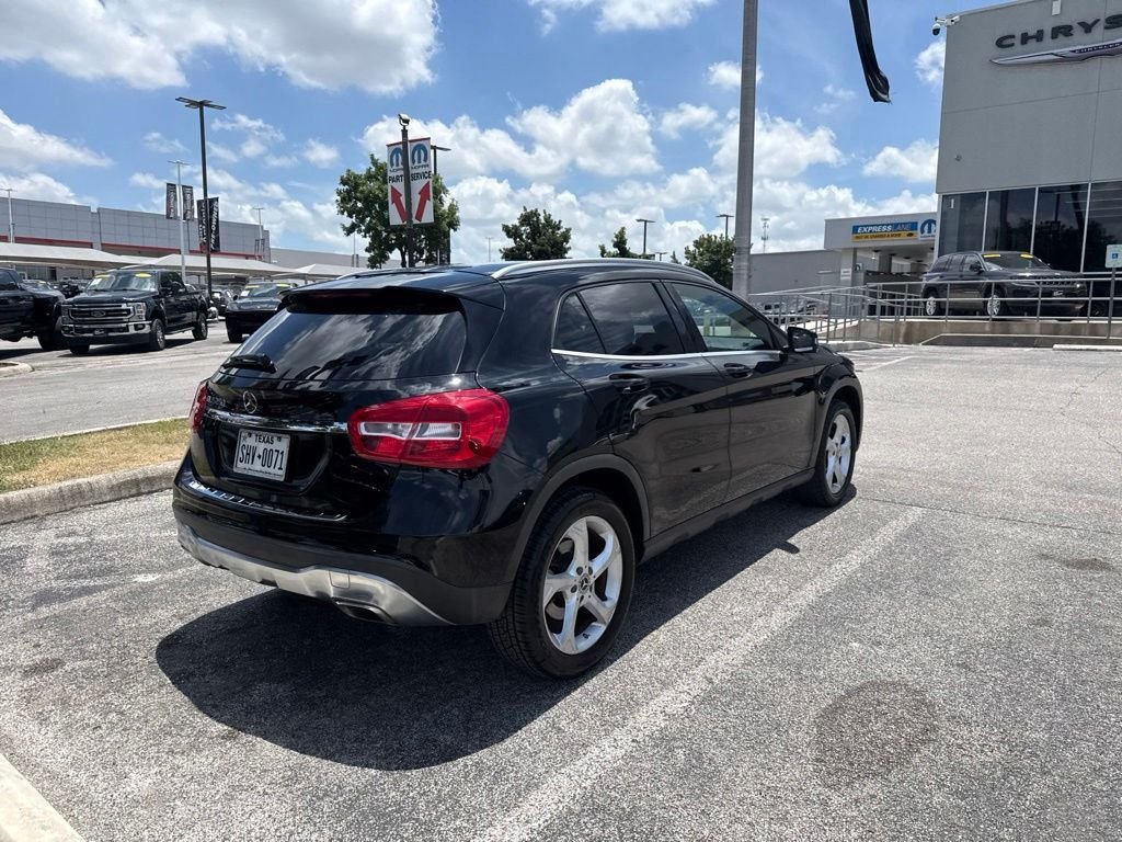Used 2018 Black Mercedes-Benz GLA 250 image 9