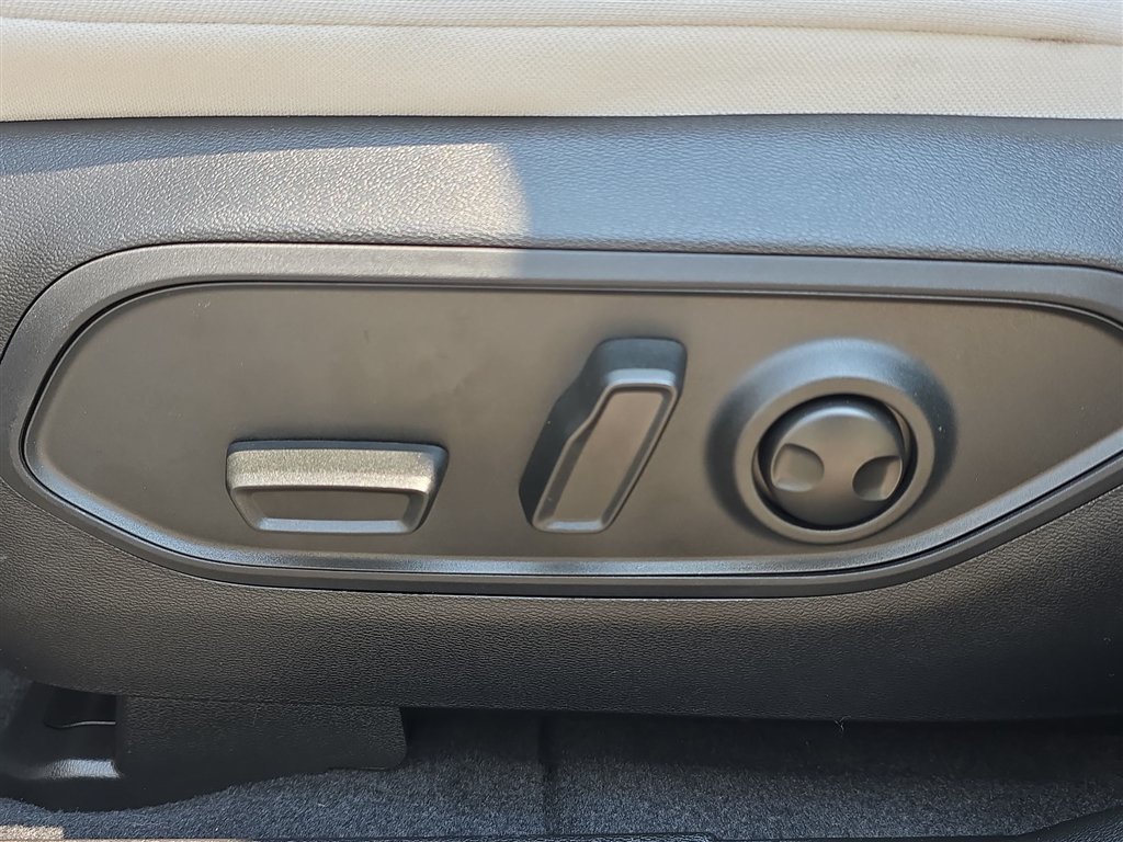 2026 Jeep Cherokee Laredo - Photo 20