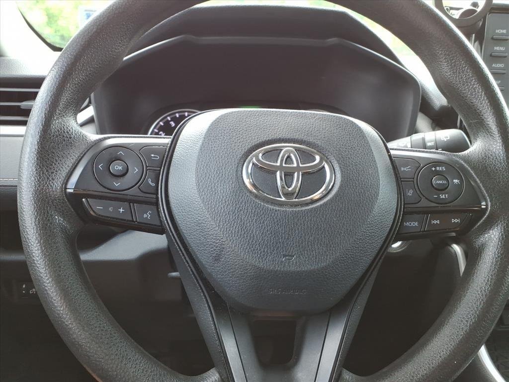 Used 2022  Toyota XLE image 13
