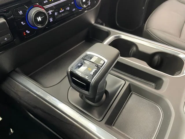 2025 Chevrolet Silverado 1500 LTZ - Photo 8