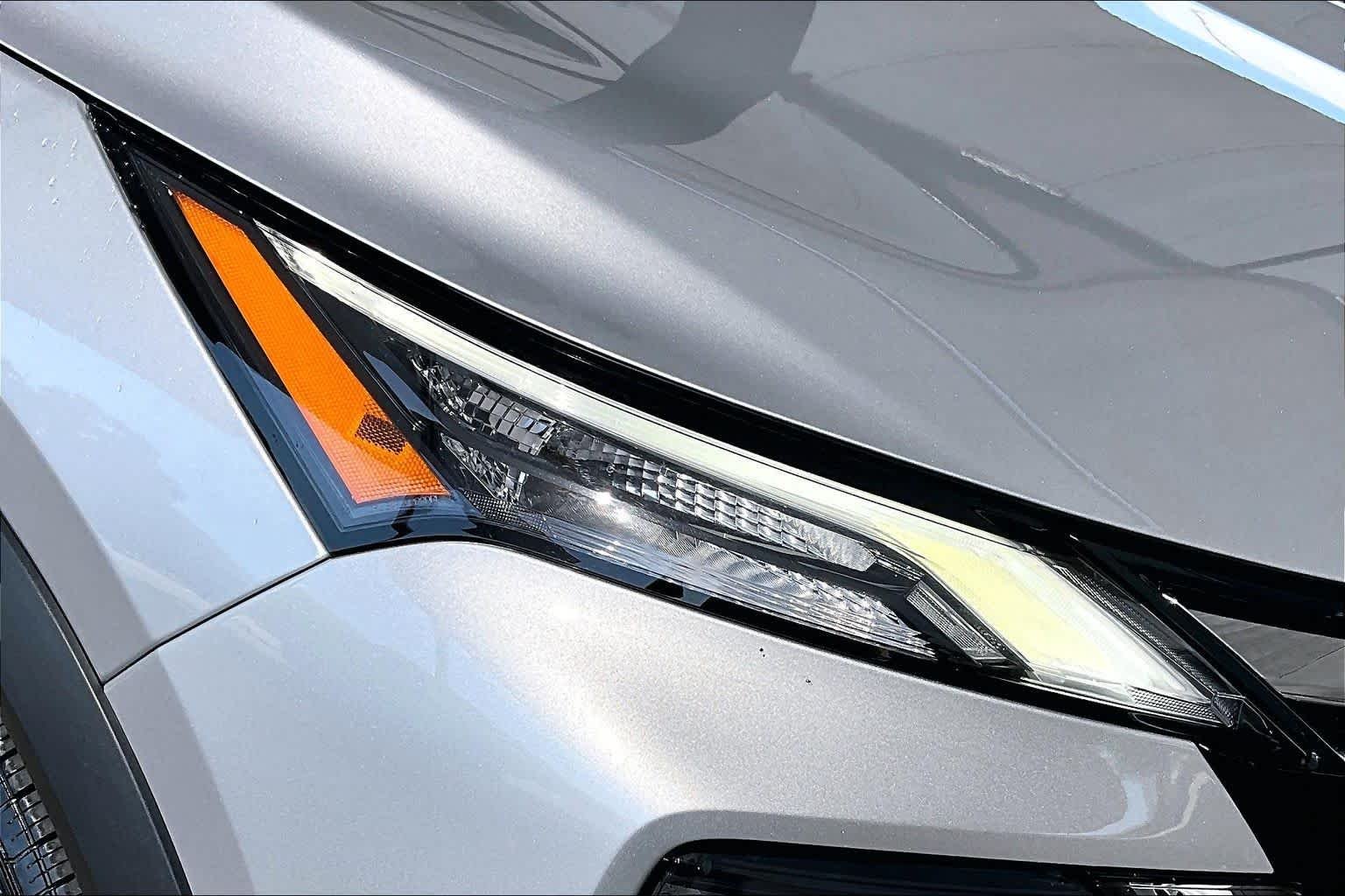 Used 2025 Brilliant Silver Metallic Nissan SV image 27
