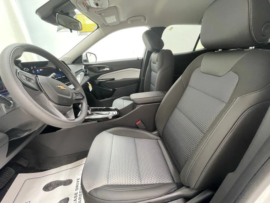 2026 Chevrolet Trax LT - Photo 13