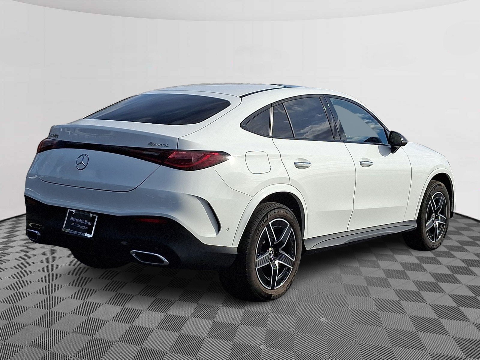 Certified Used 2024 Polar White - 149 Mercedes-Benz 4MATIC® Coupe image 6