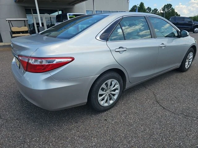 Used 2016 Gray Toyota LE image 9