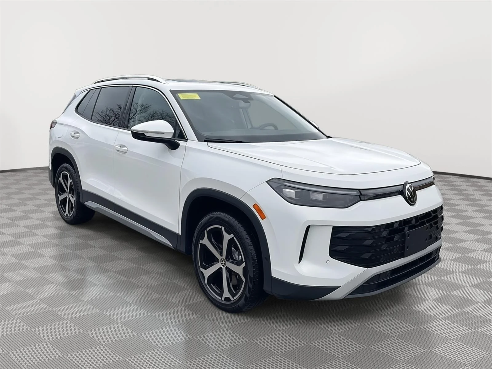 New 2026 Pure White Volkswagen SE image 3