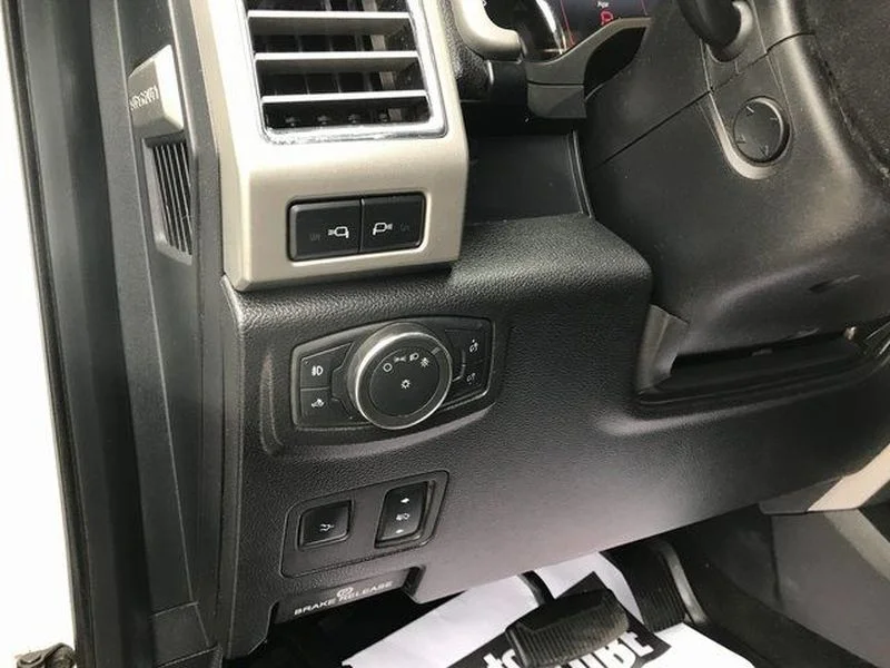 Used 2017 Oxford White Ford Lariat image 8