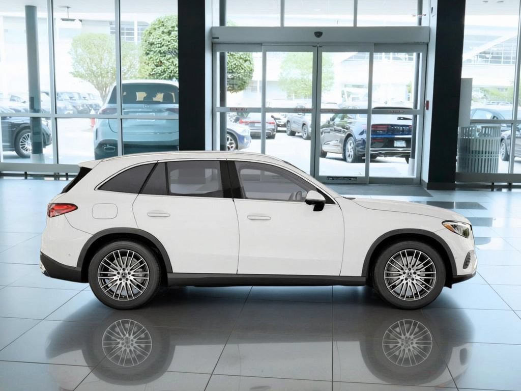 New 2026 Polar White Mercedes-Benz GLC 300 image 43