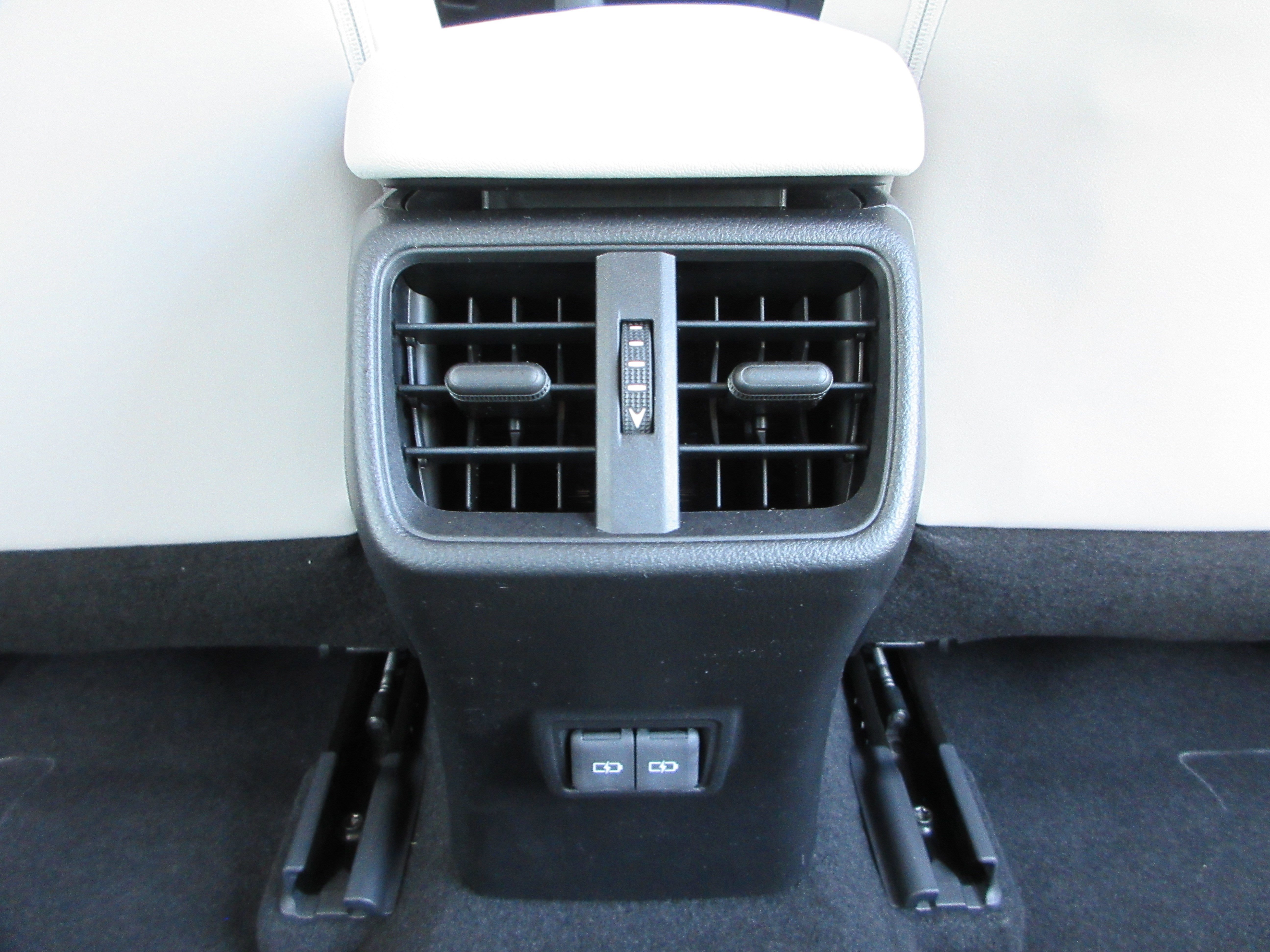 New 2026 Ultra White with Obsidian roof Lexus F SPORT DESIGN AWD image 21