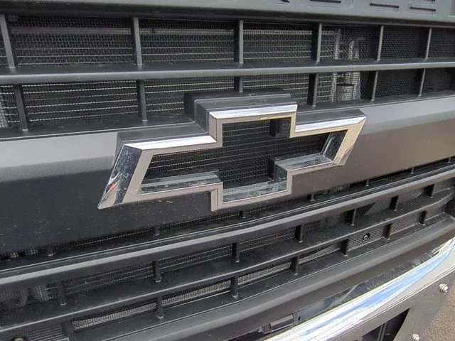 New 2024 Summit White Chevrolet Work Truck image 28