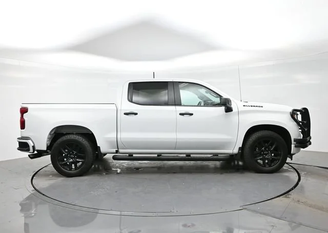 Used 2025 Summit White Chevrolet Custom image 8