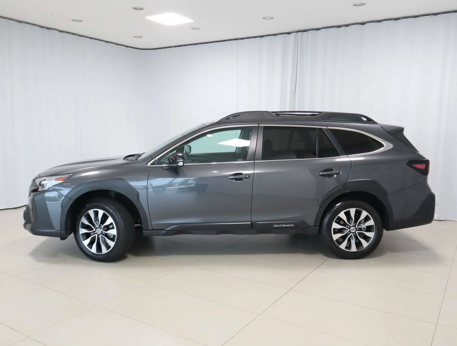 Used 2024 Magnetite Gray Metallic Subaru Limited image 2
