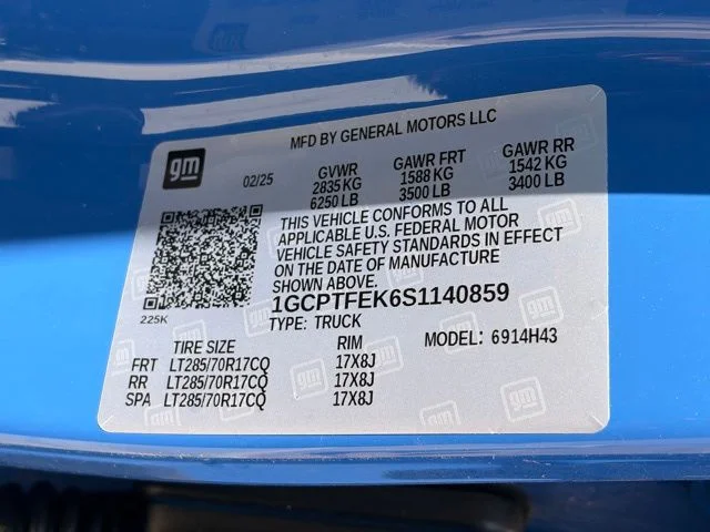 Certified Used 2025 Blue Chevrolet ZR2 image 37