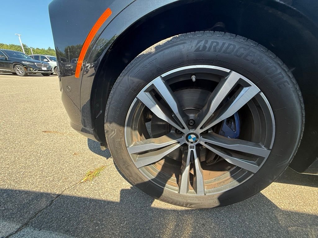 Used 2025 Black Sapphire Metallic BMW xDrive40i image 8