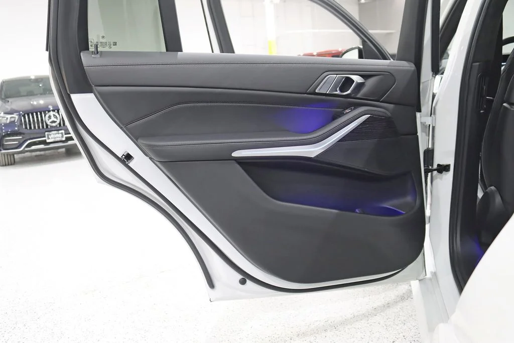 2023 BMW X7 40i - Photo 37