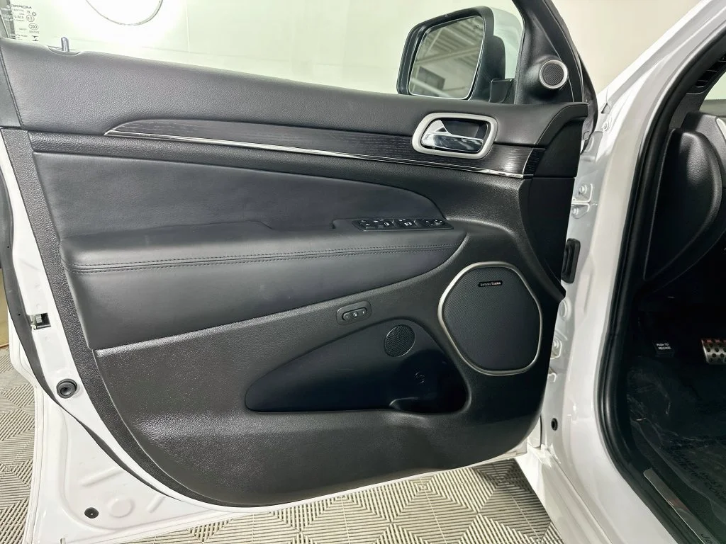 Used 2018 Bright White Clearcoat Jeep High Altitude image 22