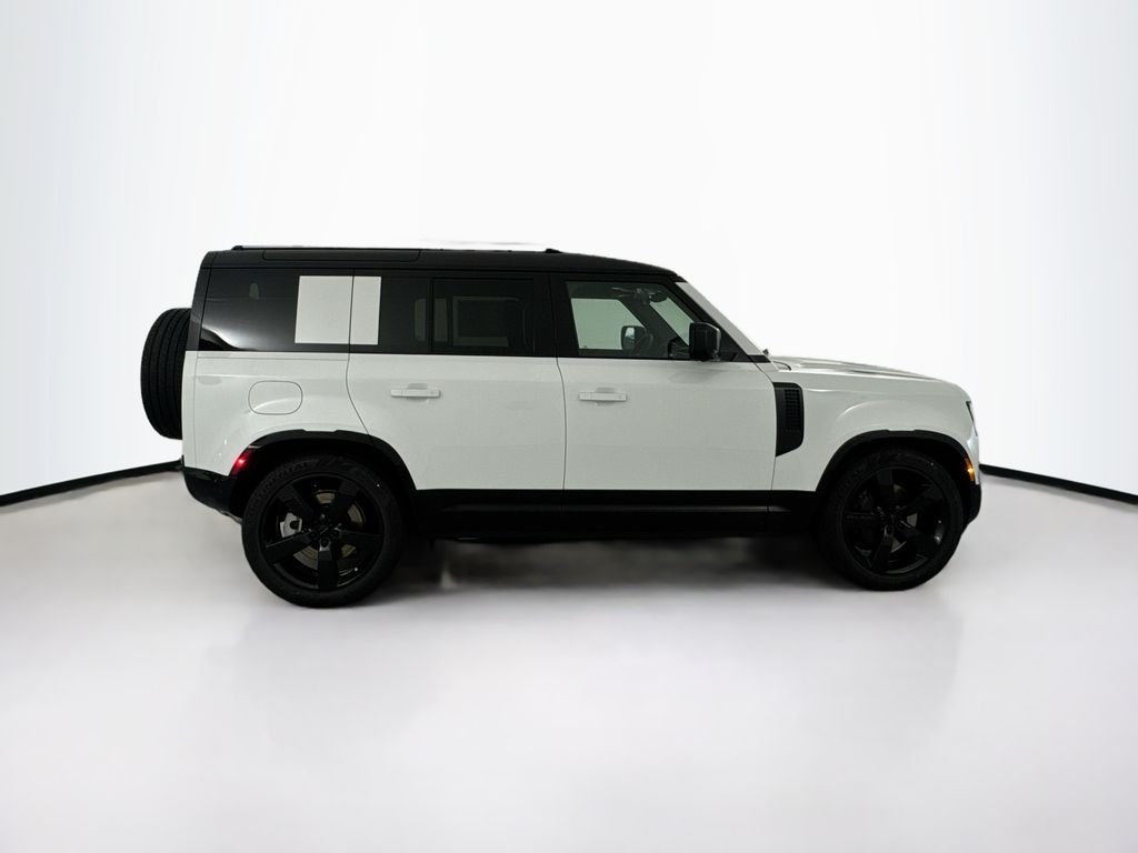 New 2026 Fuji White Land Rover X-Dynamic SE image 4