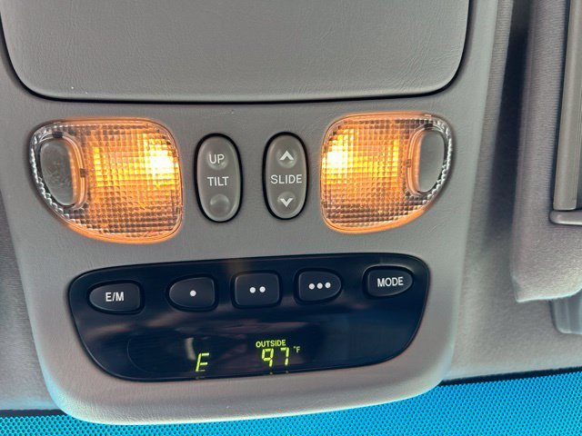 Used 2006  Toyota Limited image 18