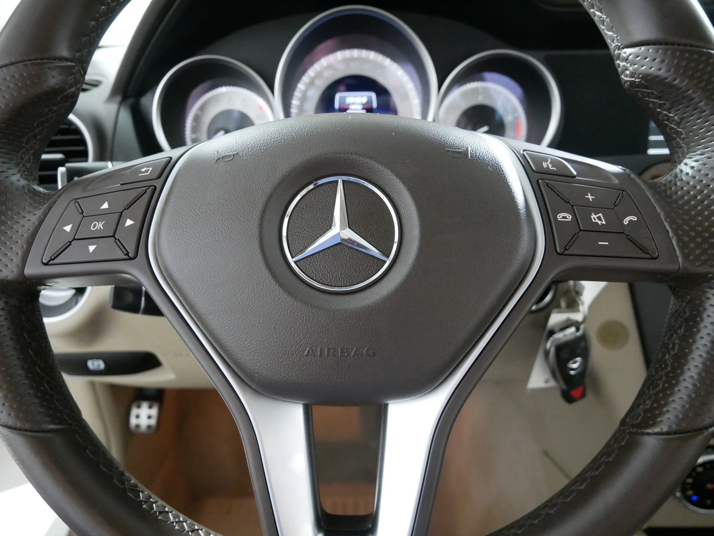 Used 2014 Diamond White Metallic Mercedes-Benz C 300 Sport image 25