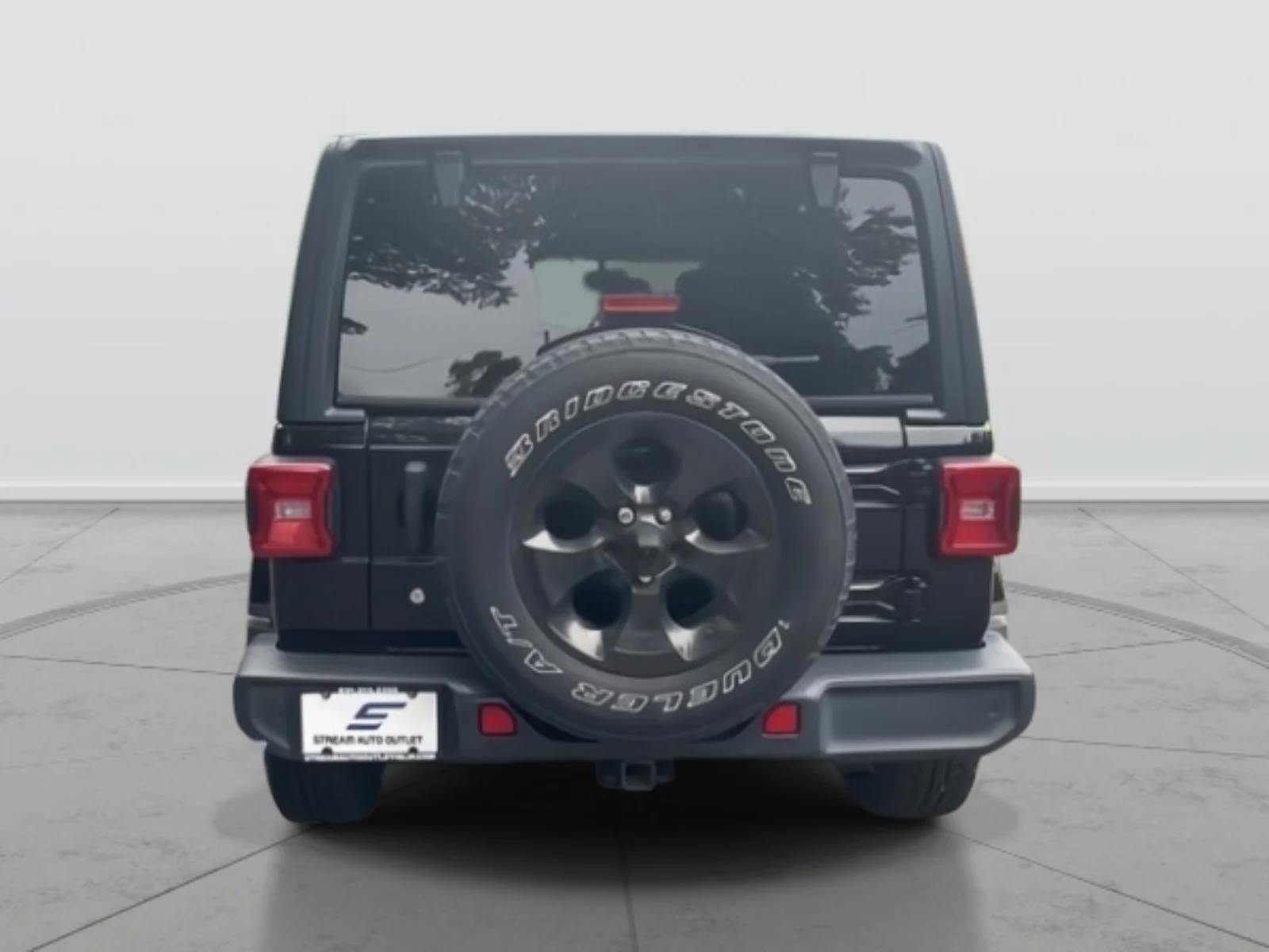 Used 2018 Black Jeep Unlimited Sahara image 4