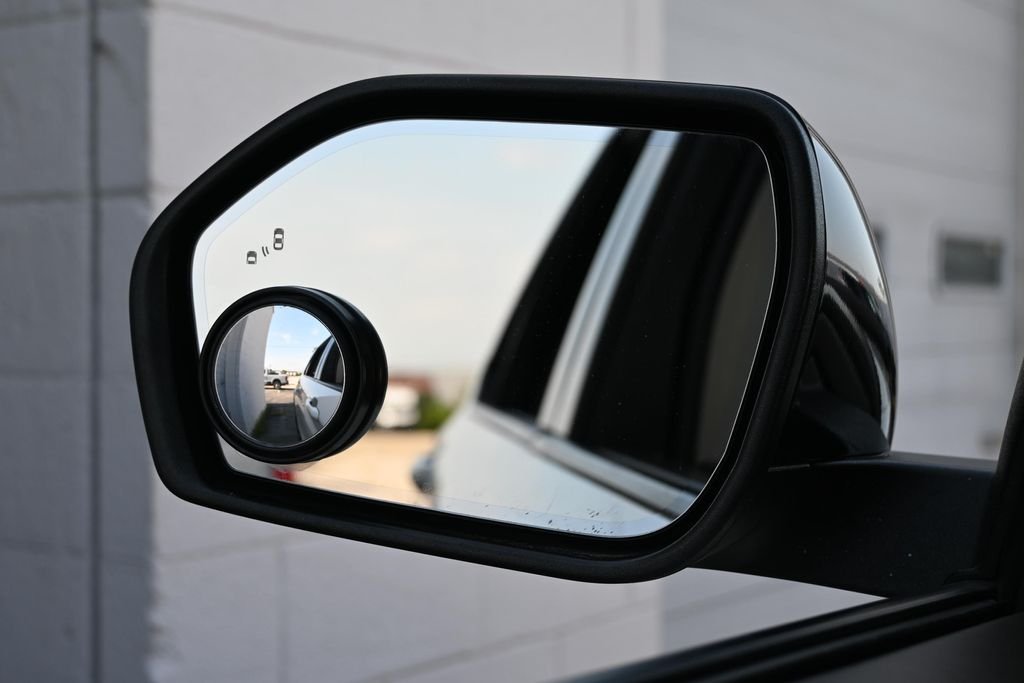 Used 2020 White Metallic Ford Platinum image 19