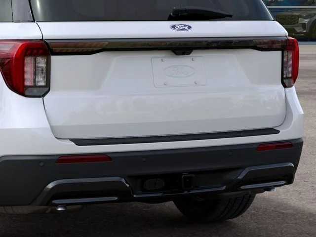New 2027 Star White Metallic Tri-Coat Ford ST-Line image 23