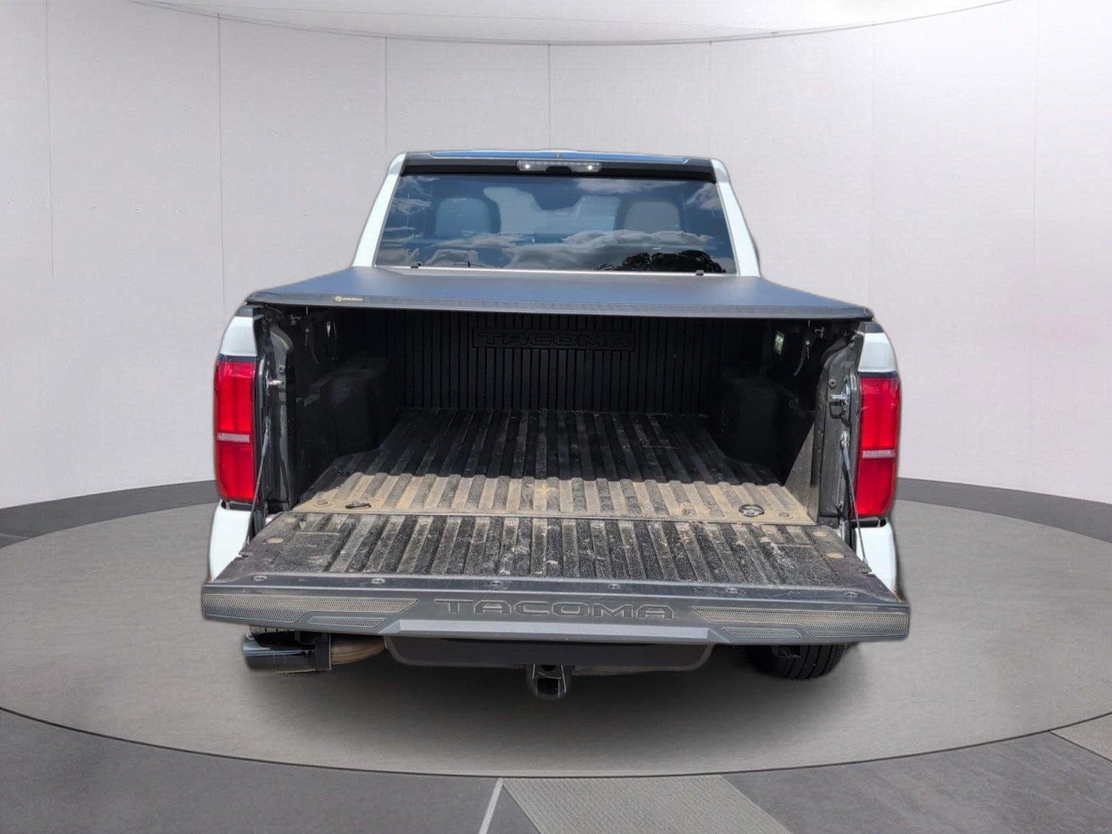 Used 2025 Ice Cap Toyota SR5 image 5